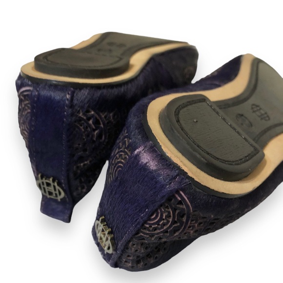 HOUSE OF HARLOW 1960 Purple Calf Hair Mandala Flats - Picture 7 of 9